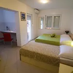 Appartamento Santic Baška Voda