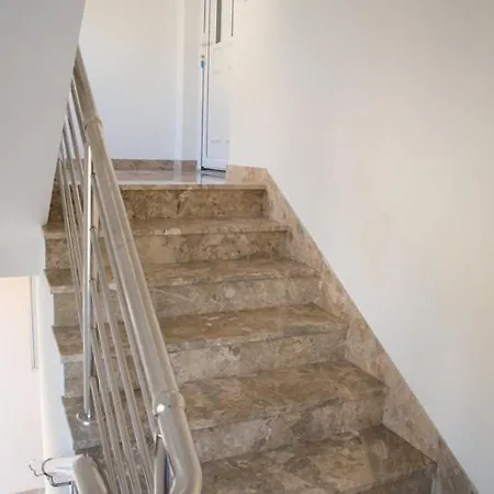 Santic Apartment *